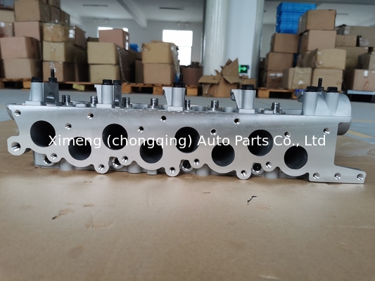 4D56/4D56T Głowa cylindra 908513 MD303750 MD348983 MD313587 22100-42960 MD354559 dla dla MITSUBISHI