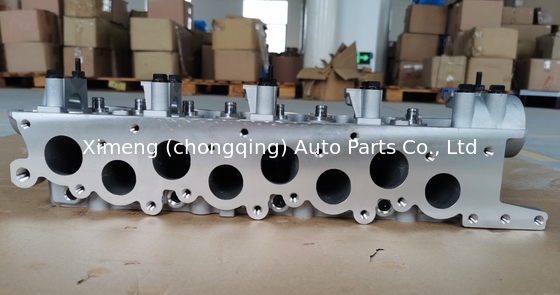 4D56 Kompletny zestaw głowicy cylindra AMC908513 22100-42200 22100-42421 dla Mitsubishi HYUNDAI H100/H1 D4BA D4BH