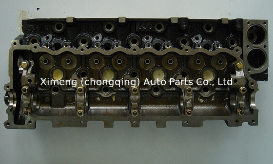 Silnik 4HE1 Głowa cylindra 8973583660 8-97358-366-2 8-97358-366-0 dla ISUZU 2 TYPY/z otworami EGR