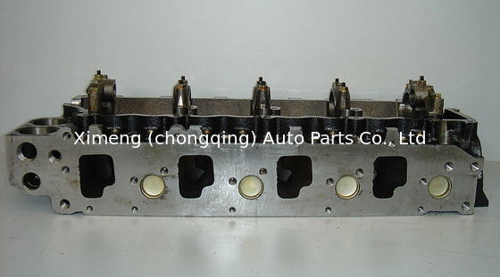 Silnik 4HE1 Głowa cylindra 8973583660 8-97358-366-2 8-97358-366-0 dla ISUZU 2 TYPY/z otworami EGR